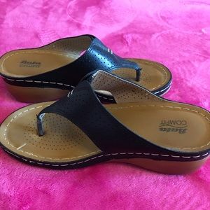 Bata T Strap Wedge Sandals Comfit size 7